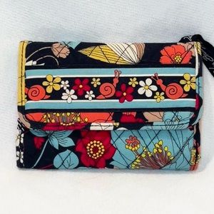 Vera Bradley HAPPY SNAILS Euro Wallet Clear ID Folding Clutch Credit Cards